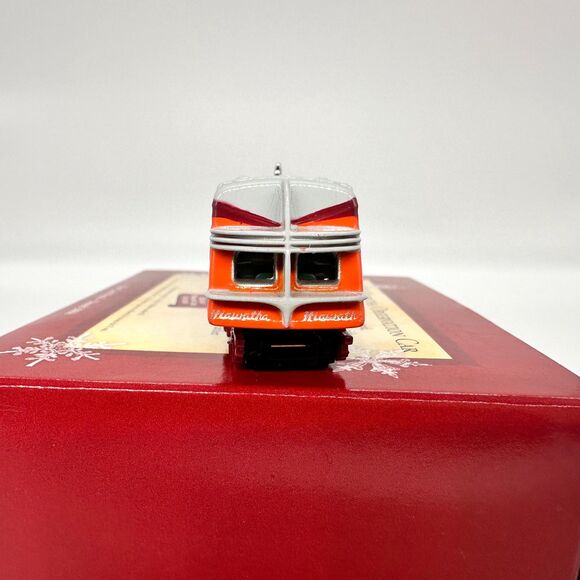 Hallmark Lionel Hiawatha Observation Car 2004 Die Cast Metal Ornament - Picture 8 of 12
